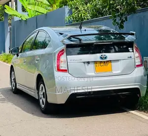 Toyota Prius 2013 Car (Used)
