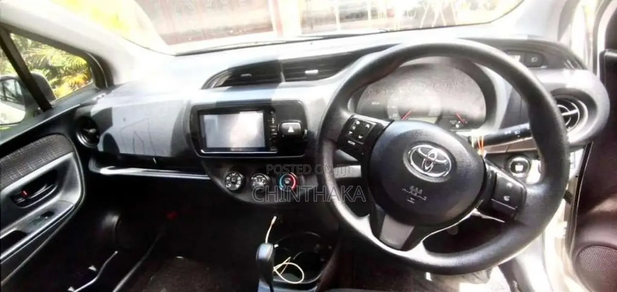 Toyota Vitz 2018 Car (Used)