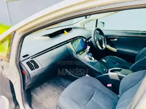Toyota Prius 2013 Car (Used)