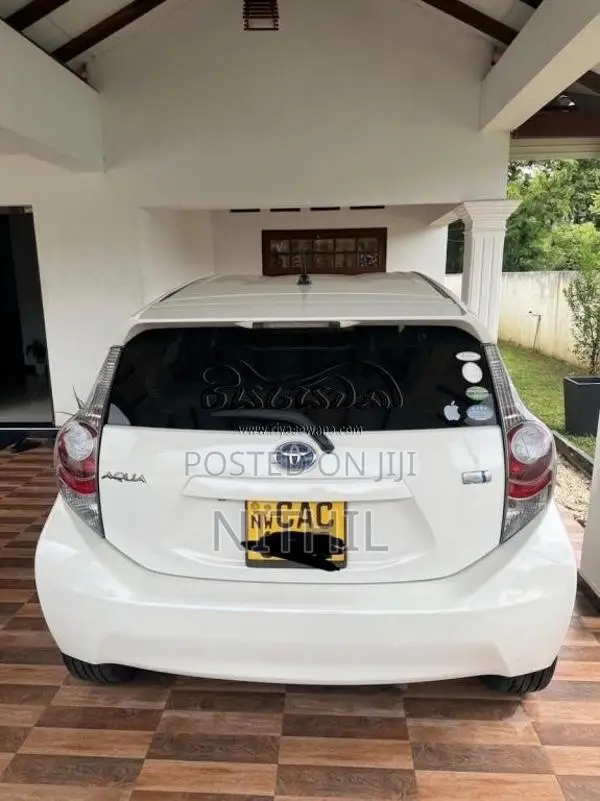 Toyota Aqua 2014 Car (Used)
