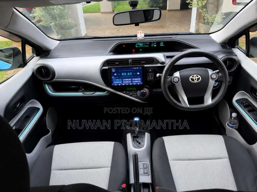 Toyota Aqua S Limited 2012 Car (Used)