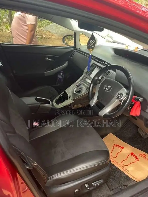 Toyota Prius 2012 Car (Used)