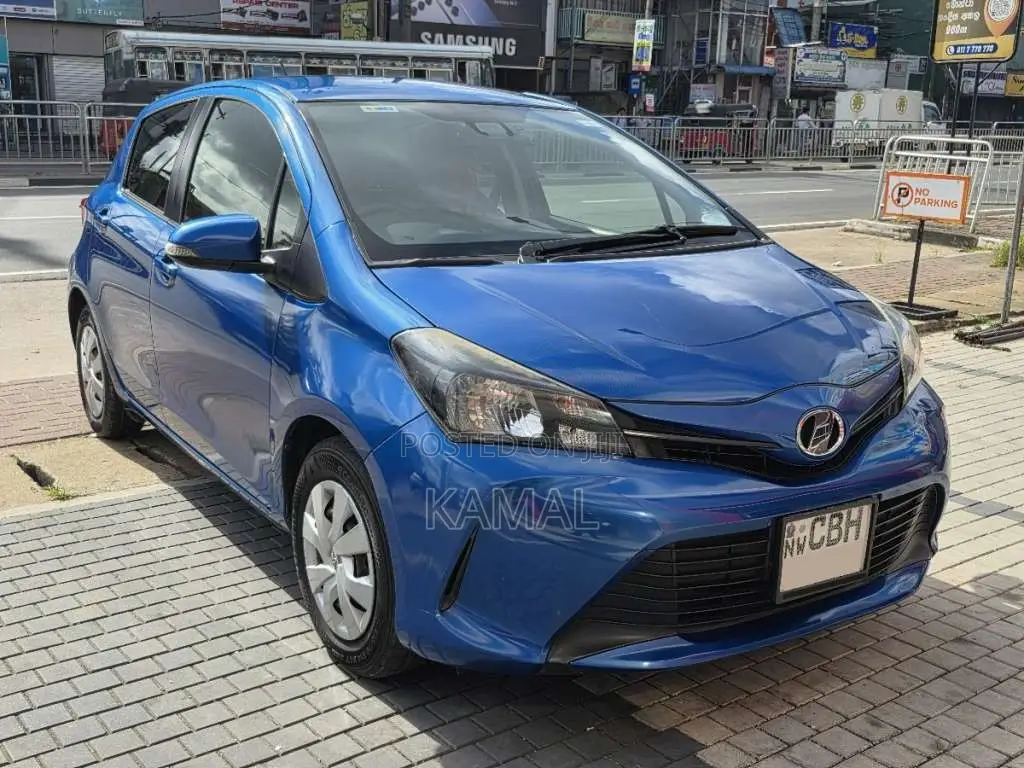 Toyota Vitz 2016 Car (Used)