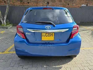Toyota Vitz 2016 Car (Used)