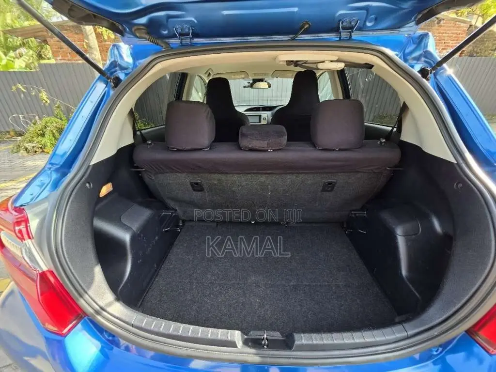 Toyota Vitz 2016 Car (Used)