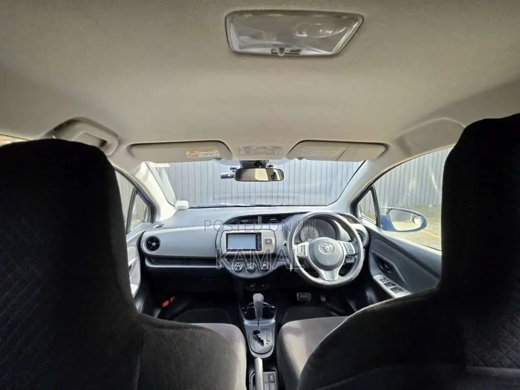 Toyota Vitz 2016 Car (Used)