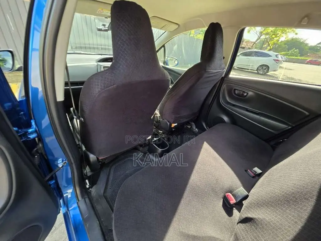 Toyota Vitz 2016 Car (Used)