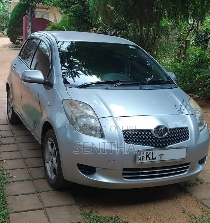 Toyota Vitz 2007 Car (Used)