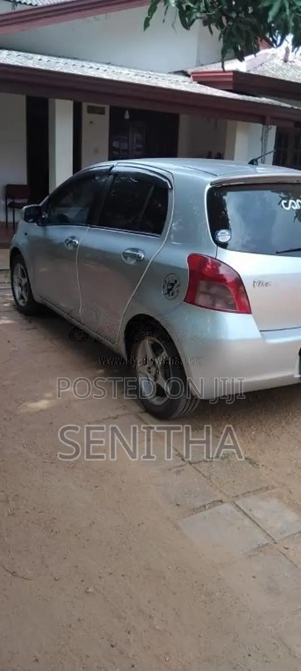 Toyota Vitz 2007 Car (Used)