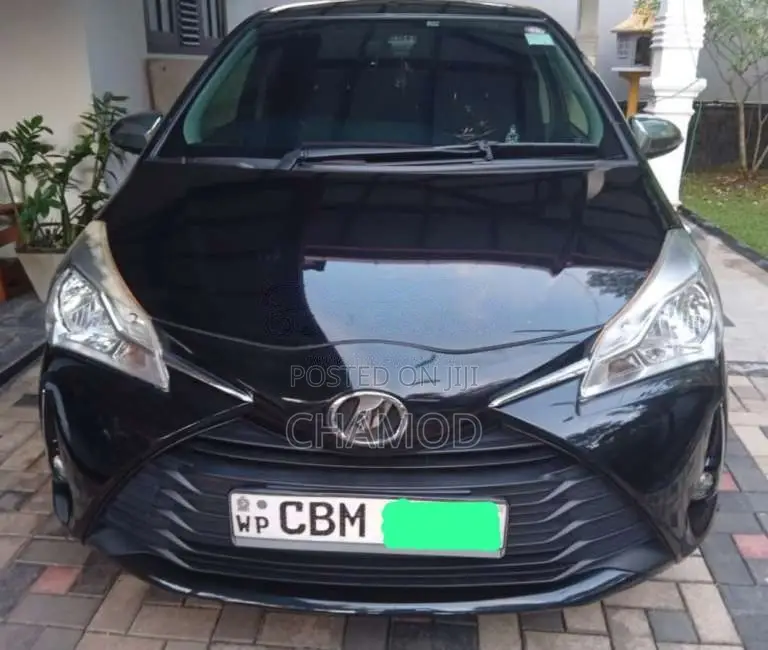 Toyota Vitz 2017 Car (Used)