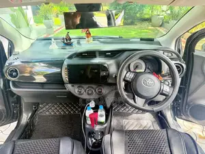 Toyota Vitz 2017 Car (Used)