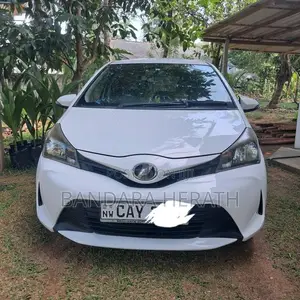 Toyota Vitz 2015 Car (Used)