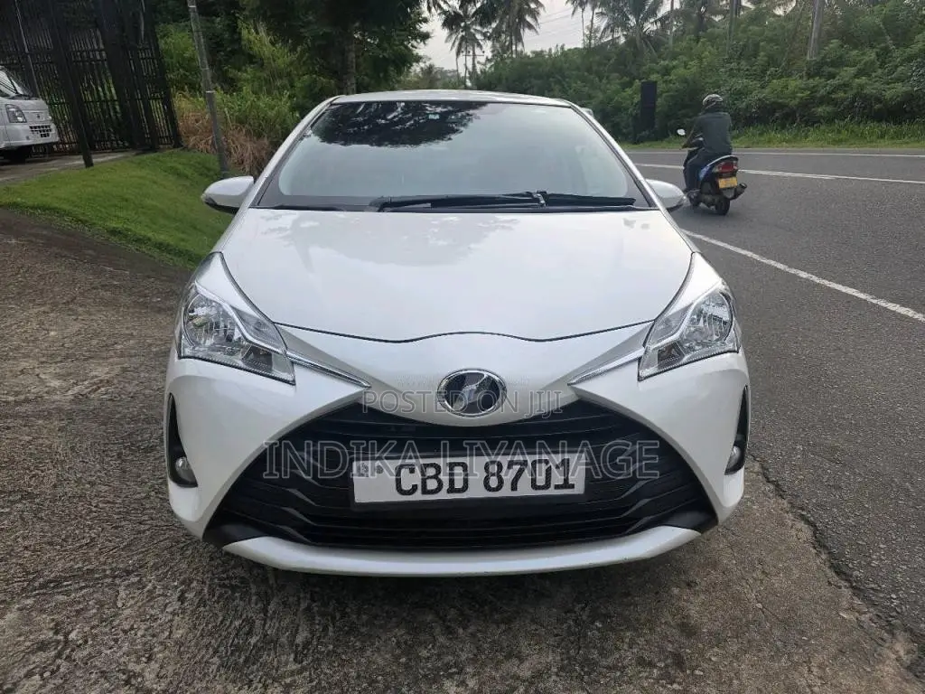 Toyota Vitz 2018 Car (Used)