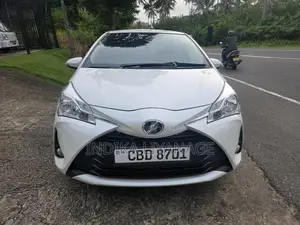 Toyota Vitz 2018 Car (Used)