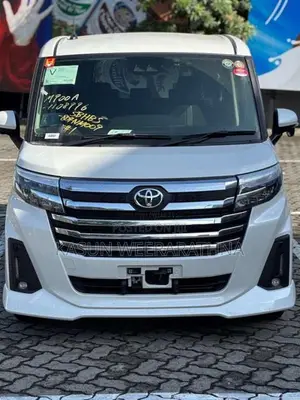 Toyota Roomy Custom G 2023 Car Unregistered (Recondition)