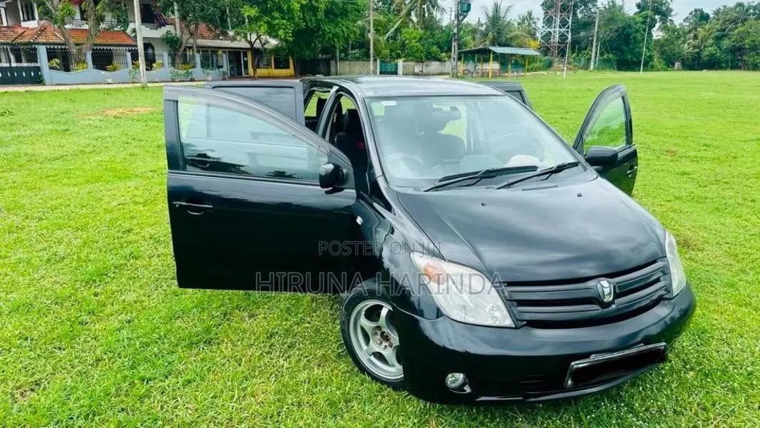 Toyota IST 2003 Car (Used)