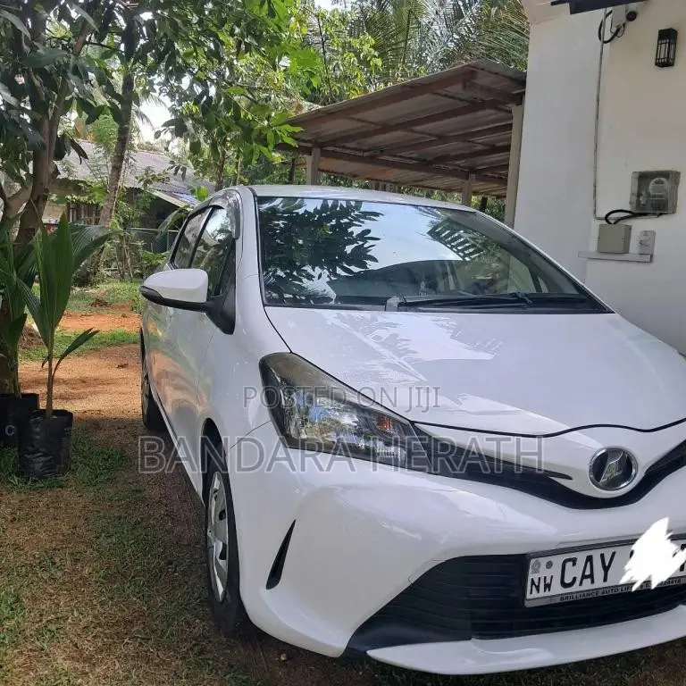 Toyota Vitz 2015 Car (Used)