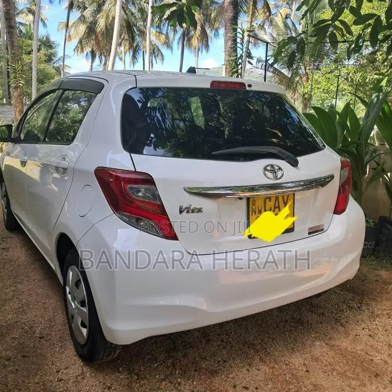 Toyota Vitz 2015 Car (Used)