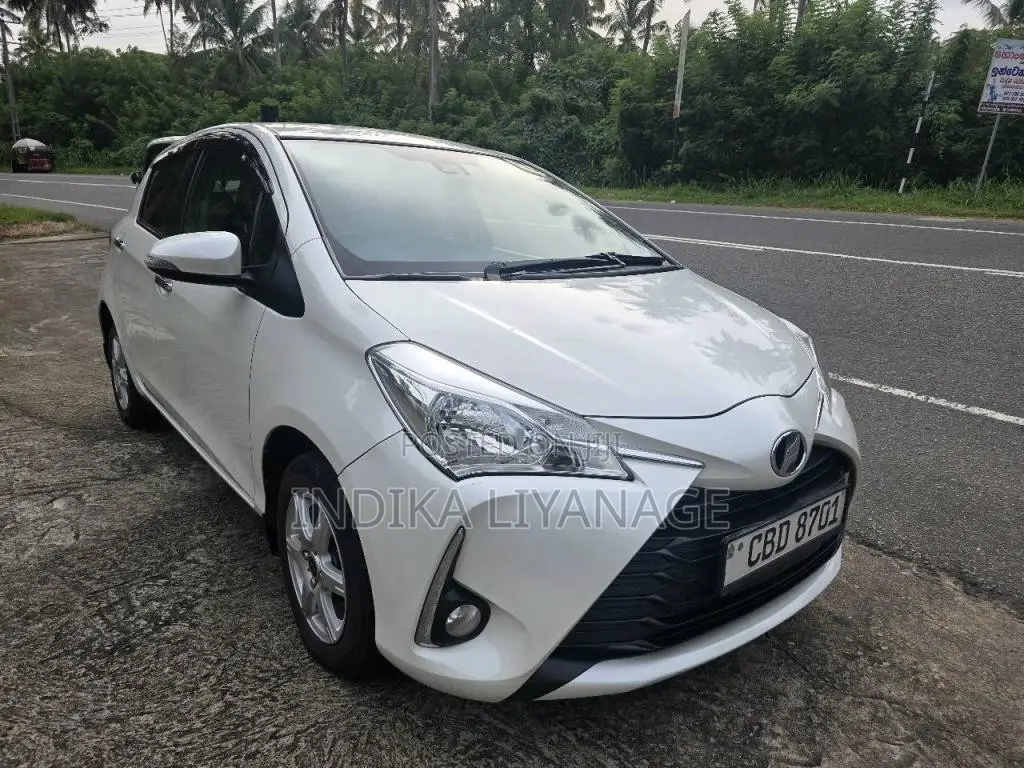 Toyota Vitz 2018 Car (Used)