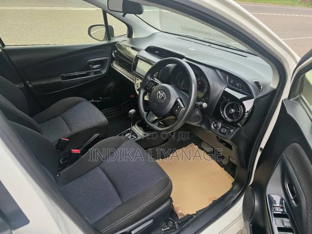 Toyota Vitz 2018 Car (Used)