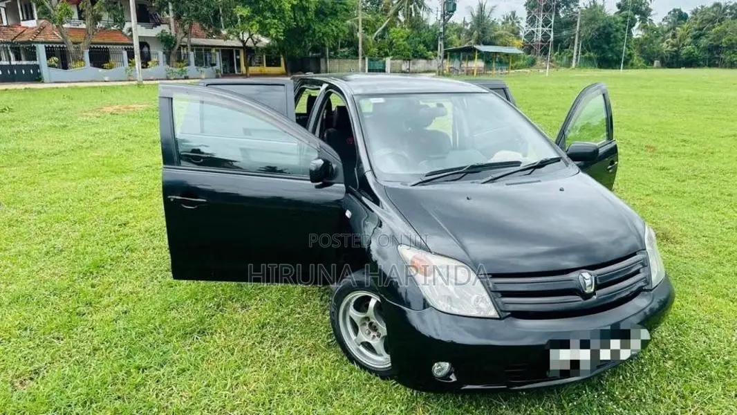 Toyota IST 2003 Car (Used)
