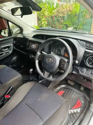Toyota Vitz 2018 Car (Used)