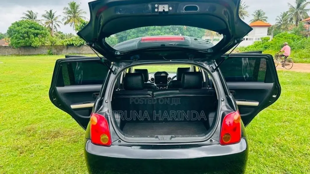 Toyota IST 2003 Car (Used)