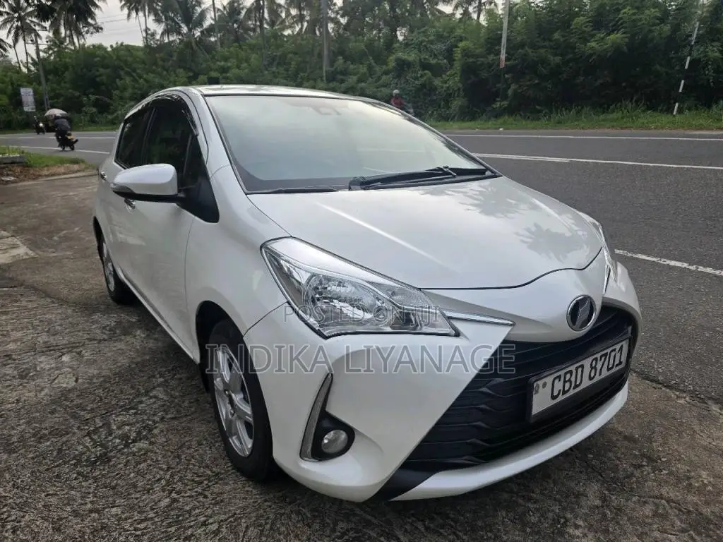 Toyota Vitz 2018 Car (Used)