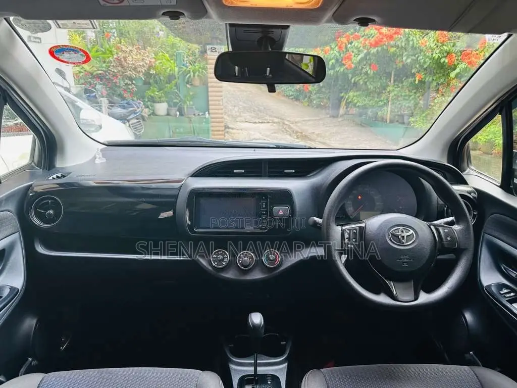 Toyota Vitz 2018 Car (Used)