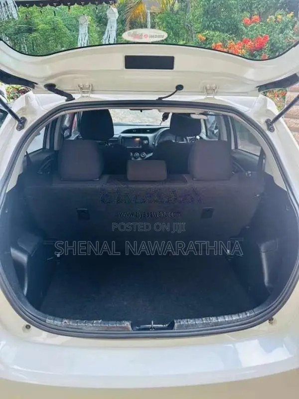 Toyota Vitz 2018 Car (Used)