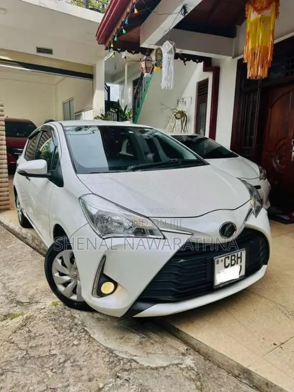 Toyota Vitz 2018 Car (Used)
