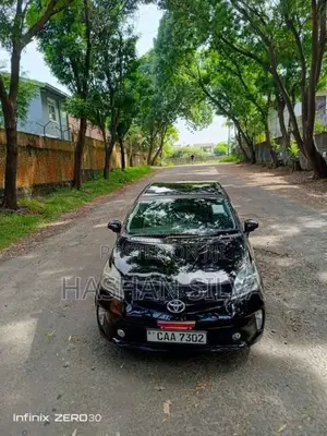 Toyota Prius 2013 Car (Used)