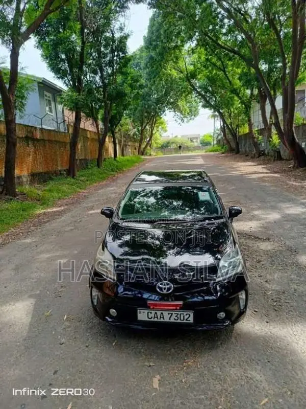 Toyota Prius 2013 Car (Used)