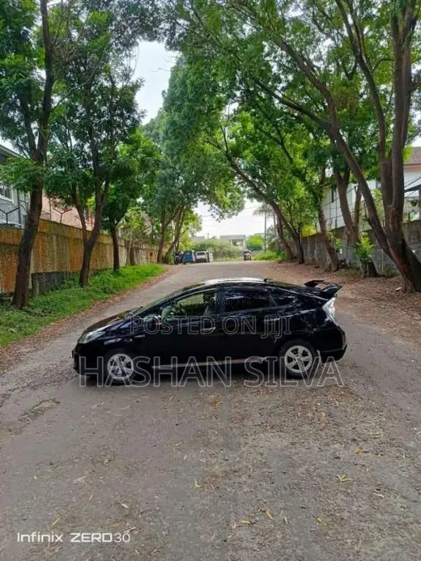 Toyota Prius 2013 Car (Used)