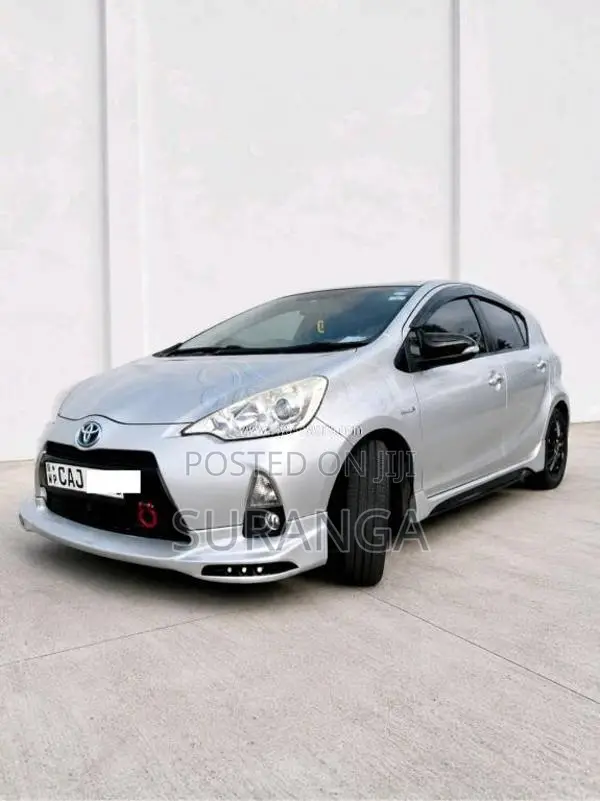 Toyota Aqua 2012 Car (Used)