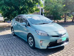 Toyota Prius 2015 Car (Used)