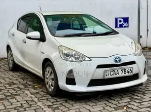 Toyota Aqua 2014 Car (Used)