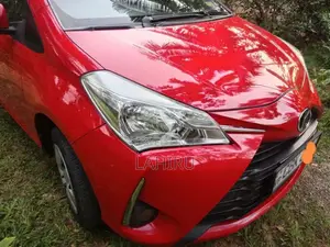 Toyota Vitz 2018 Car (Used)
