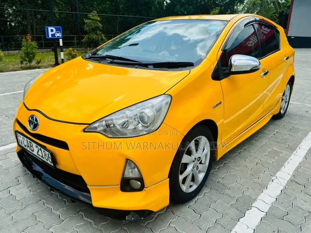 Toyota Aqua G Grade 2014 Car (Used)