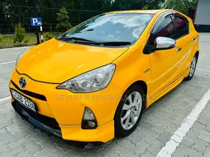 Toyota Aqua G Grade 2014 Car (Used)