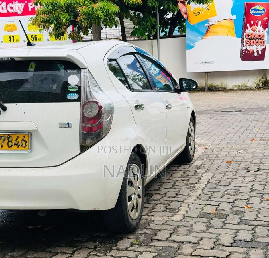 Toyota Aqua 2014 Car (Used)