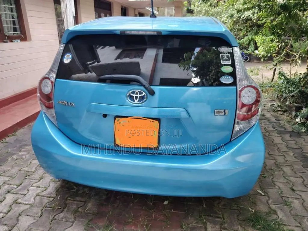 Toyota Aqua 2012 Car (Used)