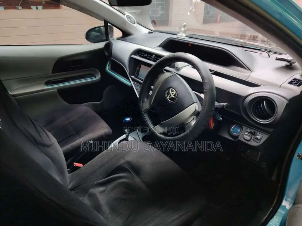 Toyota Aqua 2012 Car (Used)