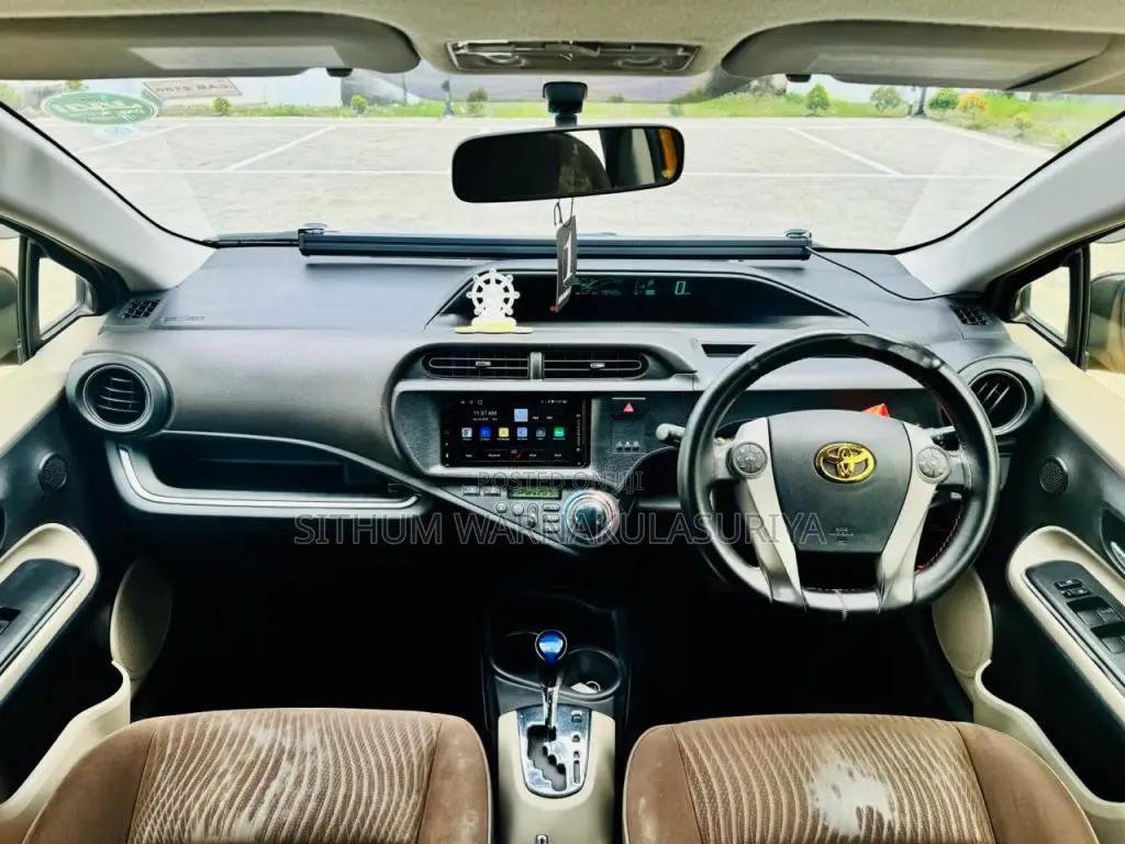 Toyota Aqua G Grade 2014 Car (Used)