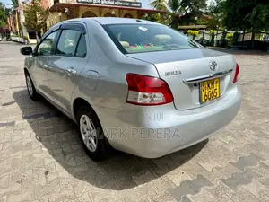 Toyota Belta 2007 Car (Used)