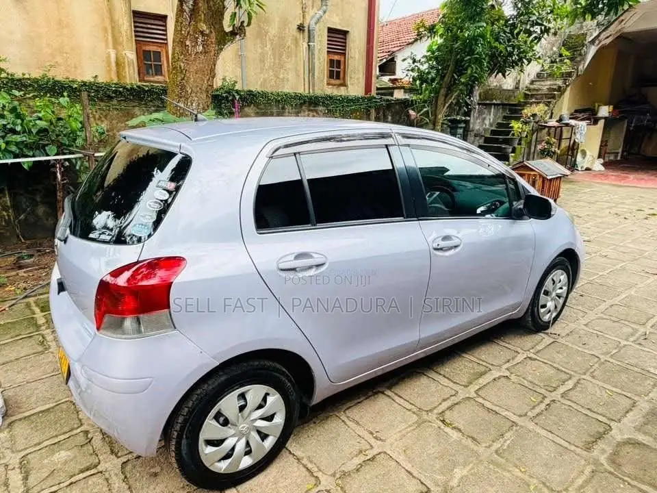 Toyota Vitz 2010 Car (Used)