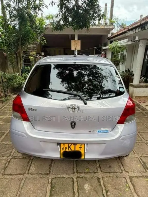 Toyota Vitz 2010 Car (Used)