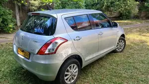 Suzuki Swift 2011 Car (Used)