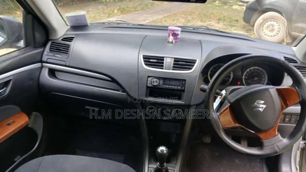 Suzuki Swift 2011 Car (Used)