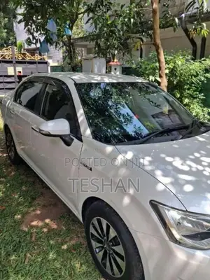 Toyota Axio 2013 Car (Used)